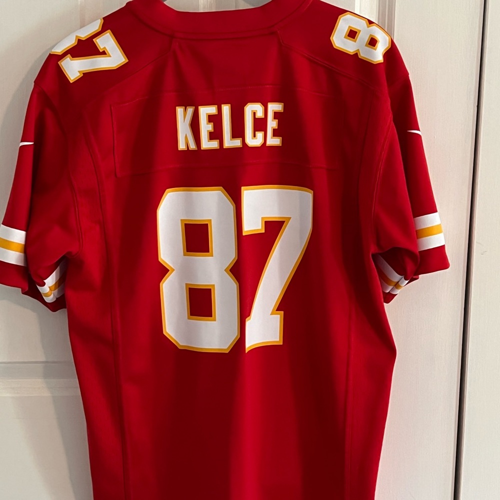 My 10 year old doesn’t like Kelce anymore 🤷🏽‍♀️.  $85 OBO